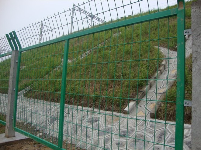 廣(guang)西護欄網廠