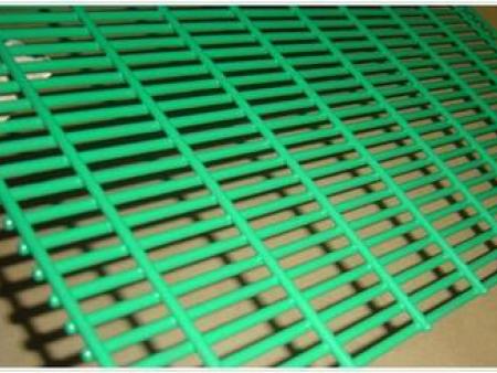 廣西電焊網，浸(jin)塑電焊網片廠(chǎng)家