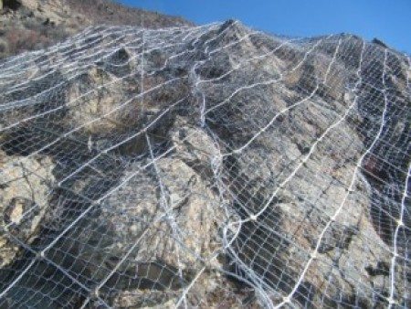 邊坡防護網，南甯(níng)***生産防護網廠家(jia)